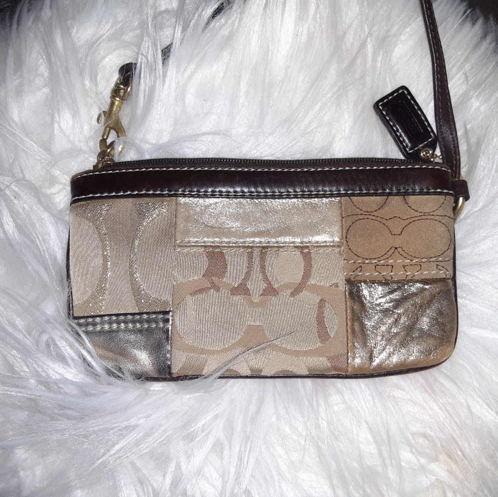 Coach - Picture 3 of 5